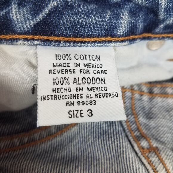 LEI | Distressed Jean Shorts Medium Wash 28 - Picture 5 of 5